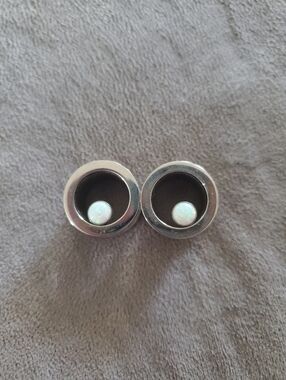 9/16" Opal Tunnel Plugs